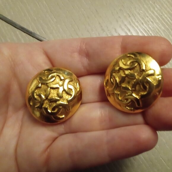 Chanel Vintage Clip-On Earrings ๐ Interlocking CCs RARE - Picture 14 of 14